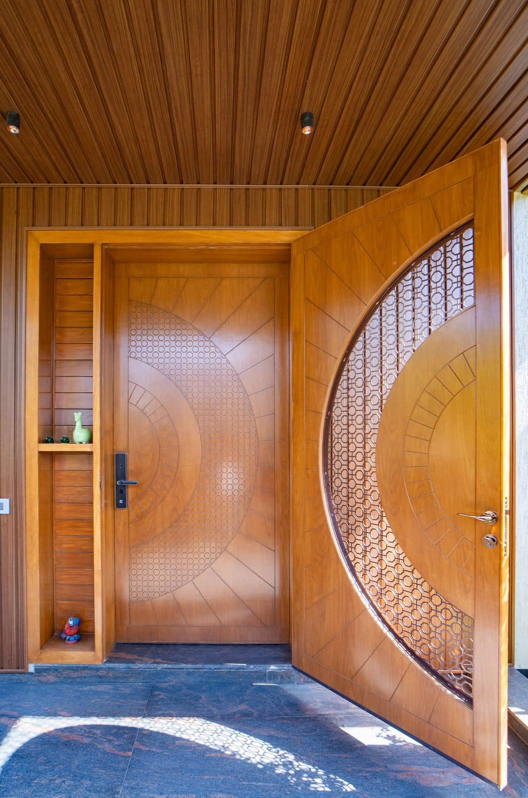 The Thresholds of Distinction